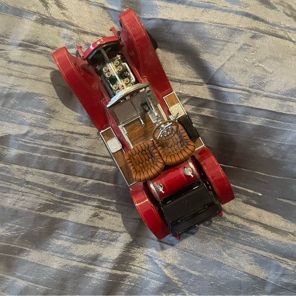 Out Of Print Franklin Mint 1/24 1915 Stutz Bearcat Roadster Red